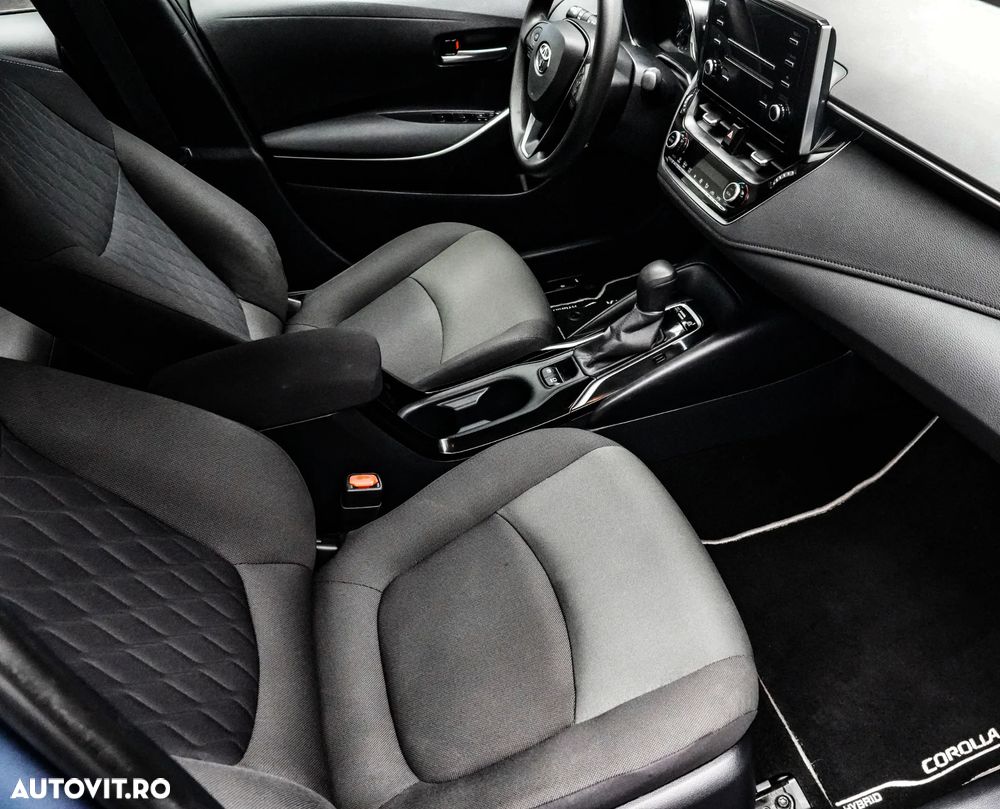 Toyota Corolla Sedan 1.8 HSD Dynamic - 12