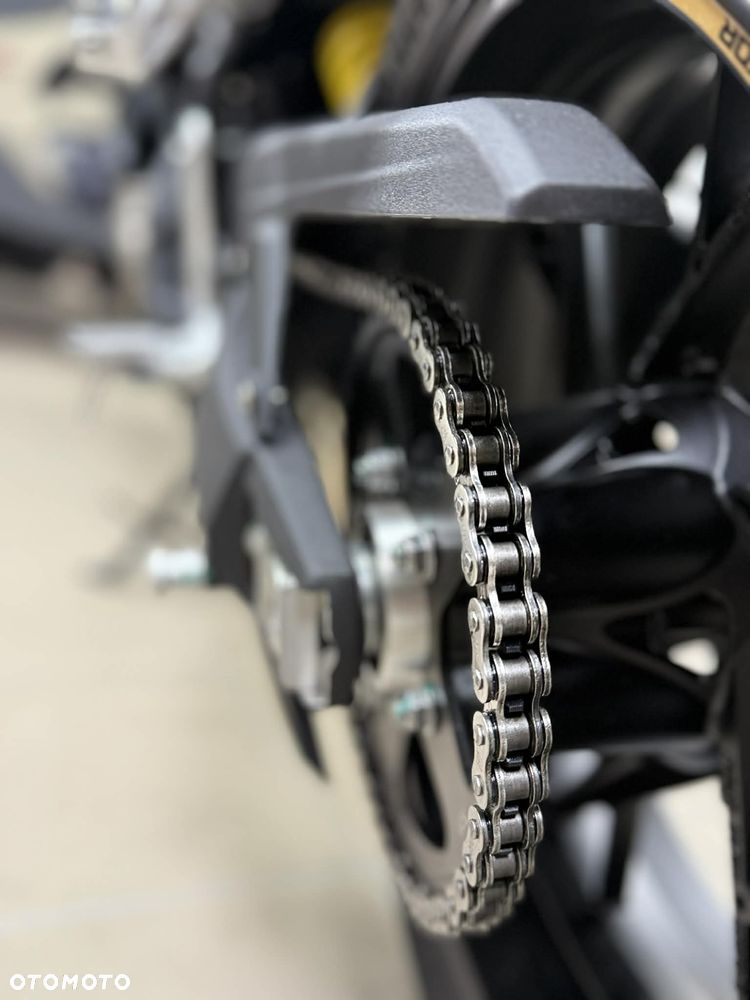 QJMOTOR SRK 800RR - 12