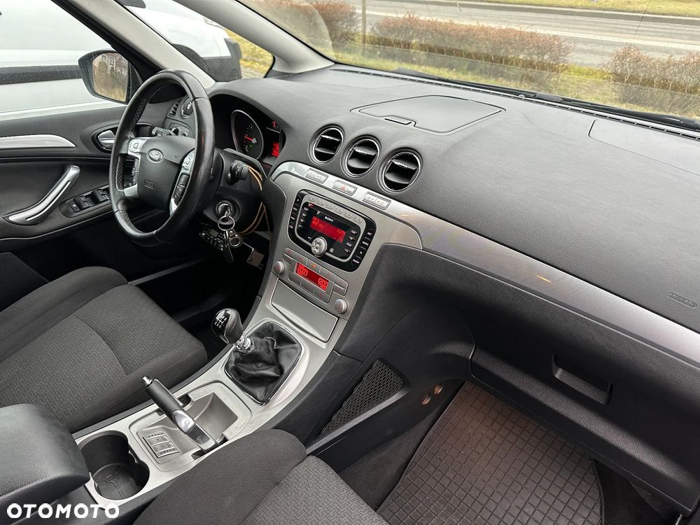 Ford S-Max 2.0 TDCi DPF Ambiente - 16