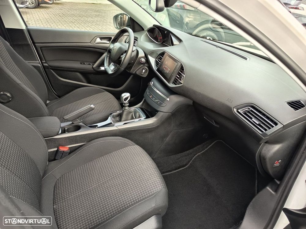 Peugeot 308 1.2 PureTech Style - 14