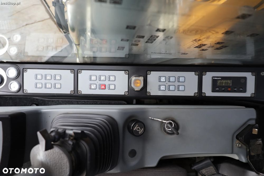 Liebherr A914 Compact - 32