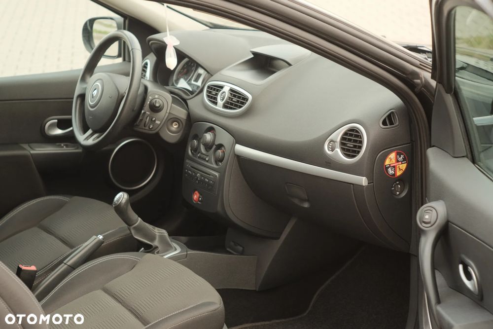 Renault Clio 1.2 16V Expression - 25