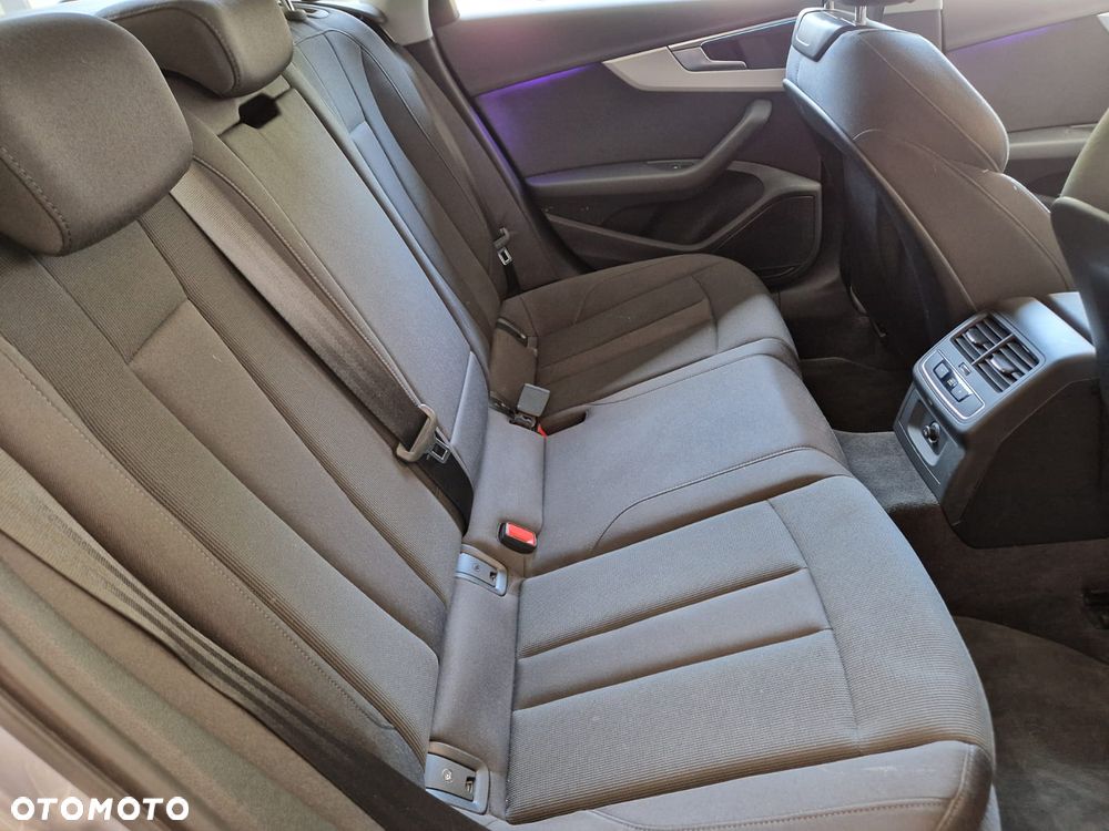 Audi A4 Limousine 35 TFSI mHEV Advanced S tronic - 13