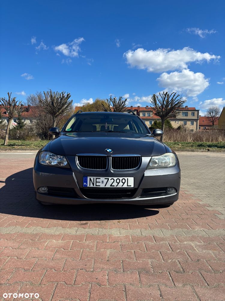 BMW Seria 3 318d DPF - 1