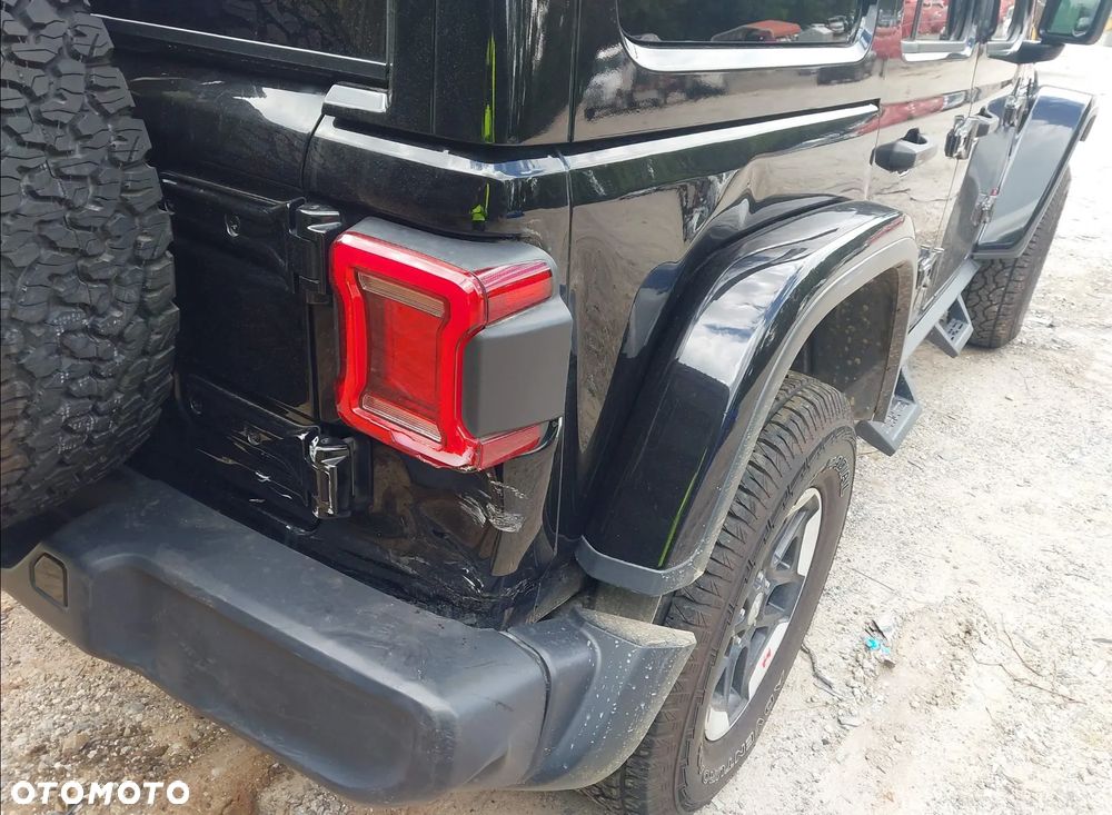 Jeep Wrangler - 4