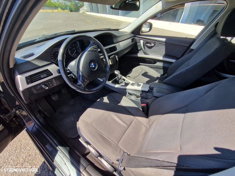BMW 320 d - 8