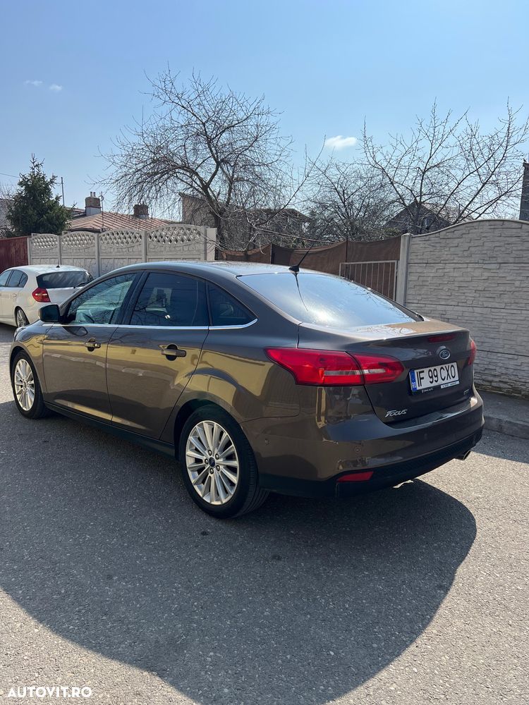 Ford Focus 1.5 EcoBoost Titanium - 4