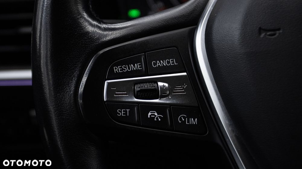 BMW Seria 3 318i Sport Line - 24