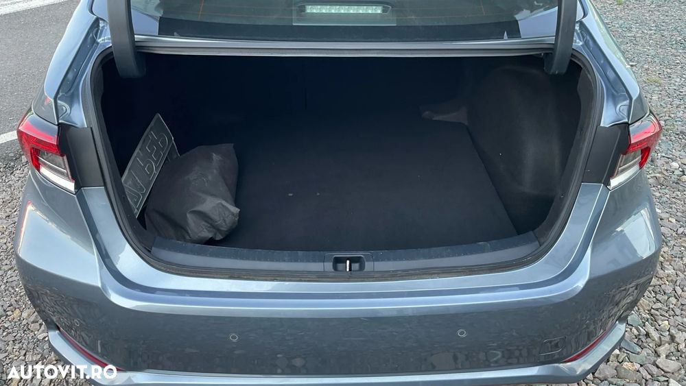 Toyota Corolla Sedan 1.8 HSD Business - 6