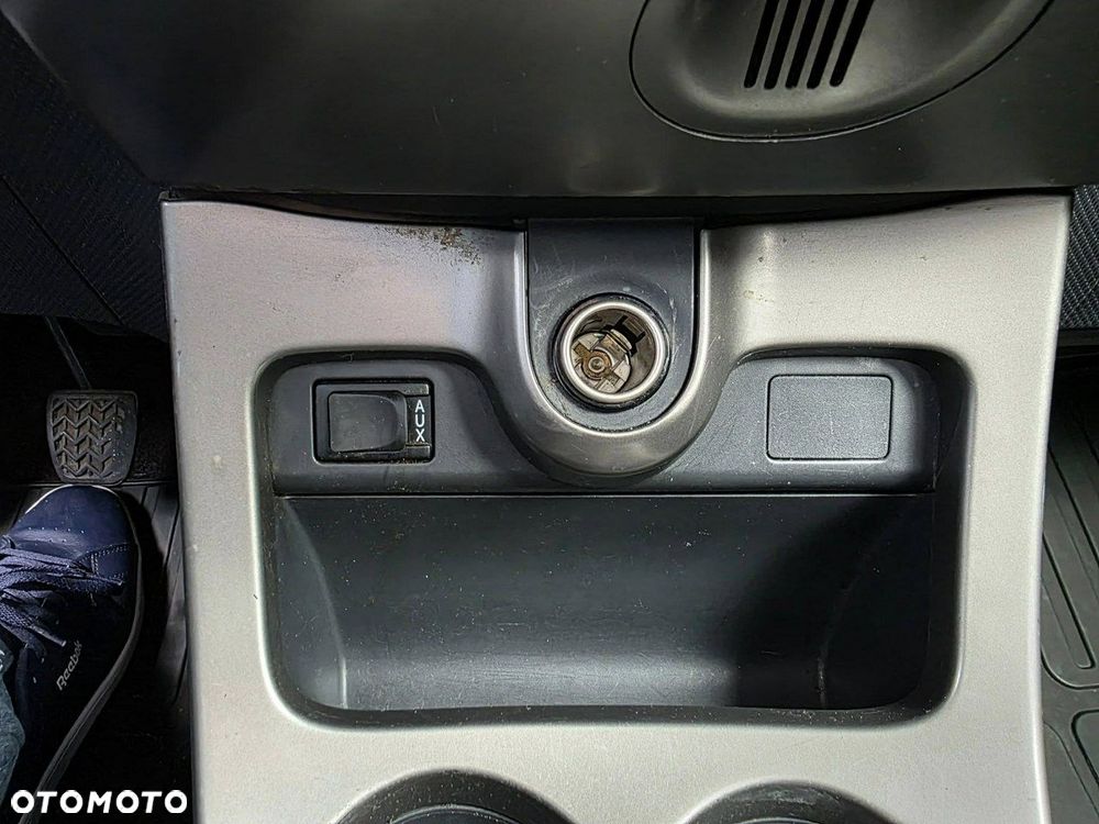 Toyota Urban Cruiser 1.33 Sol - 19