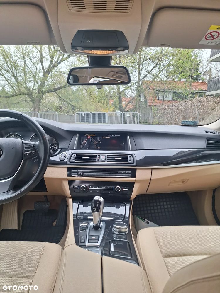 BMW Seria 5 520d xDrive - 7