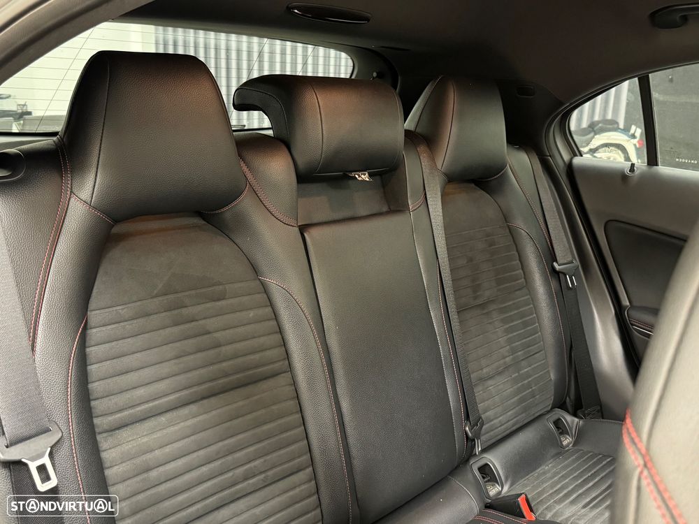 Mercedes-Benz A 180 CDI (BlueEFFICIENCY) AMG Sport - 35