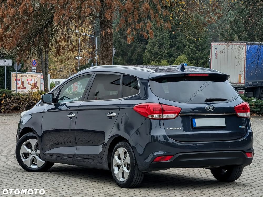 Kia Carens - 13