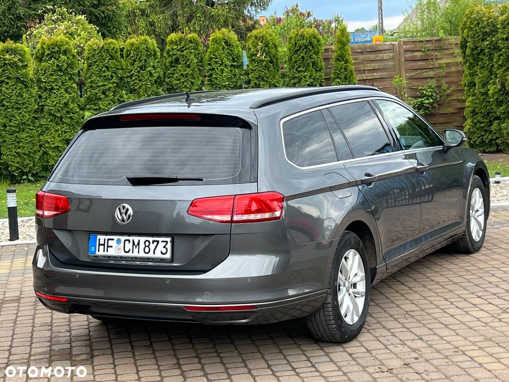 Volkswagen Passat - 4
