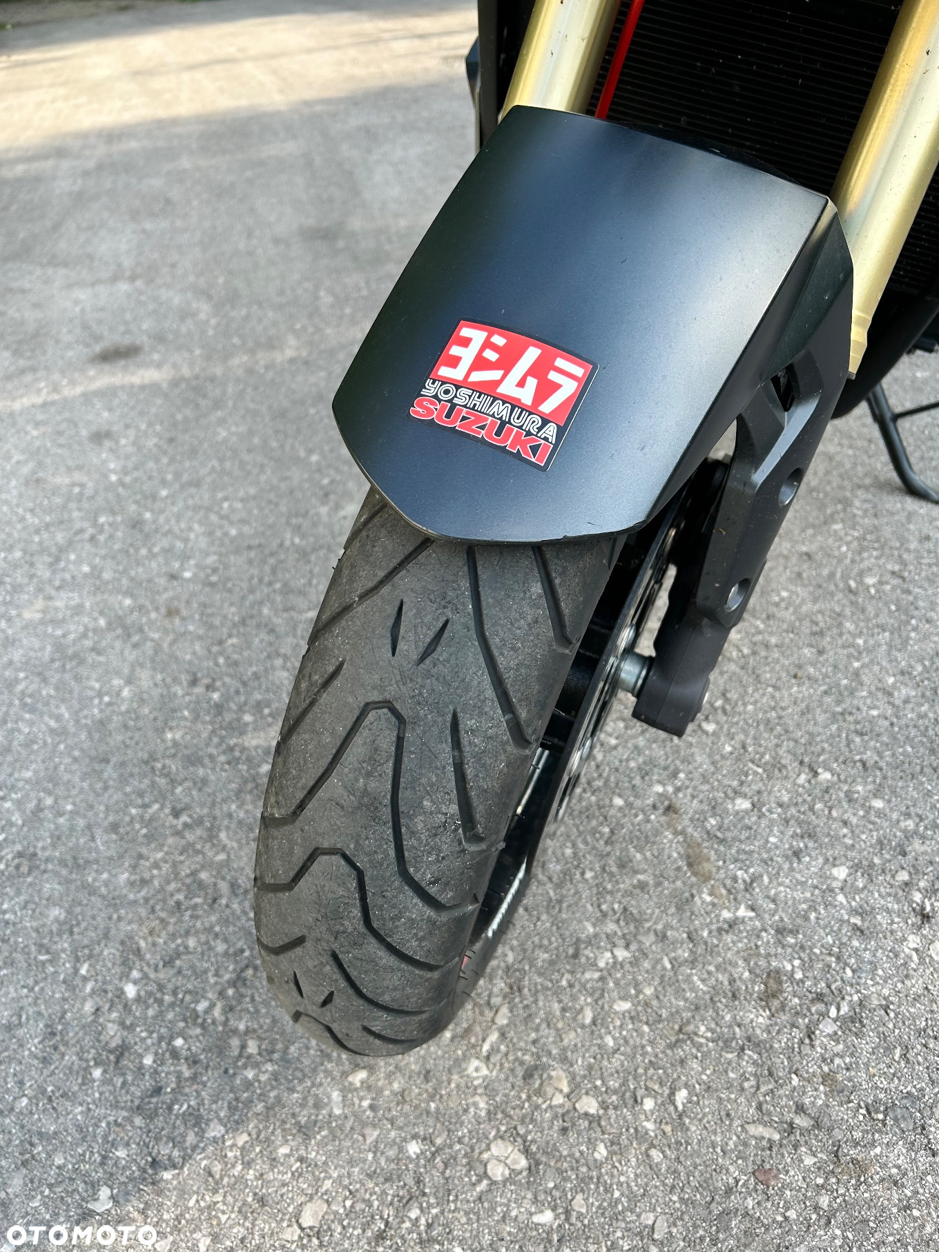 Suzuki GSR - 7