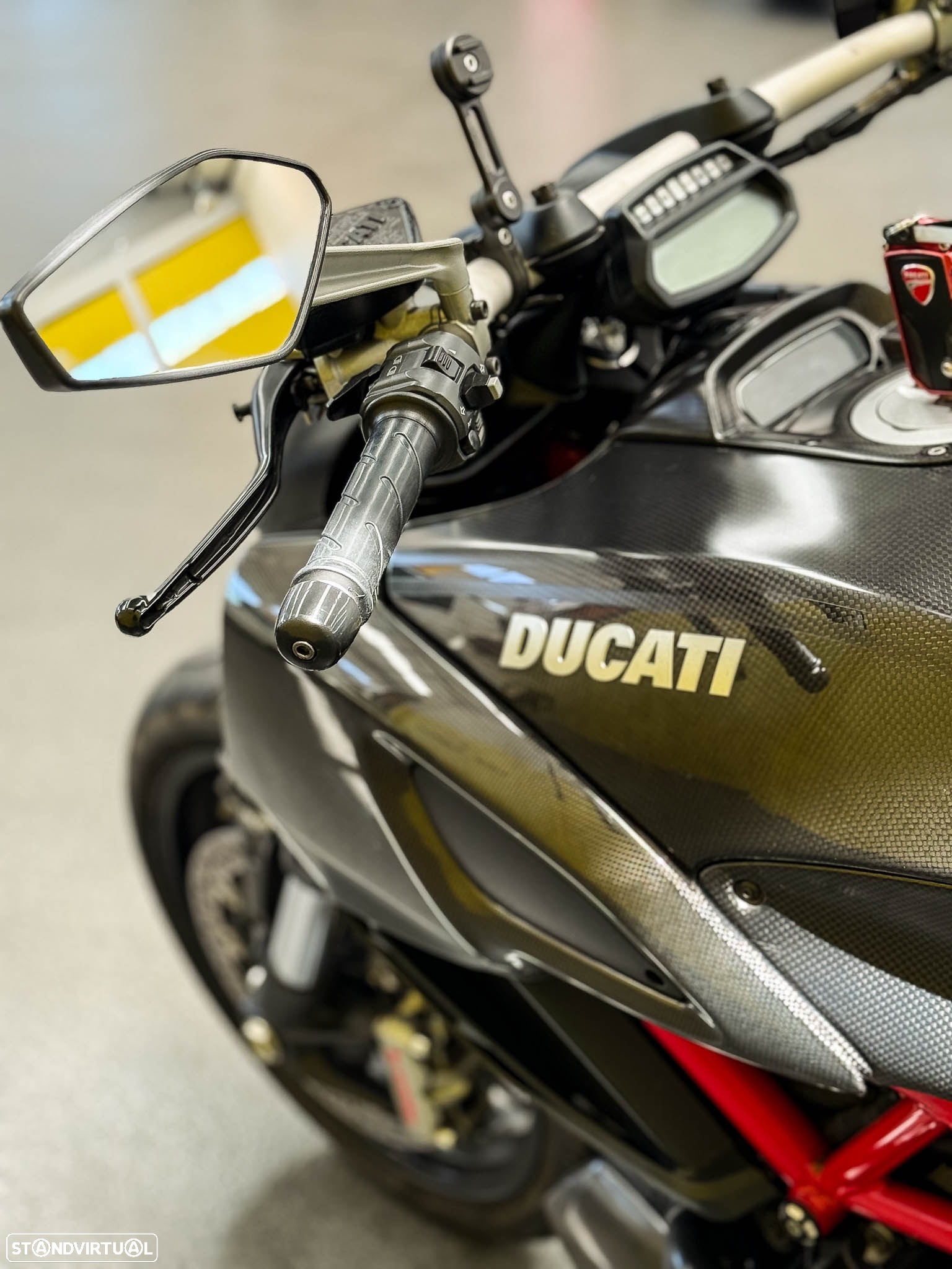 Ducati Diavel Carbon - 11