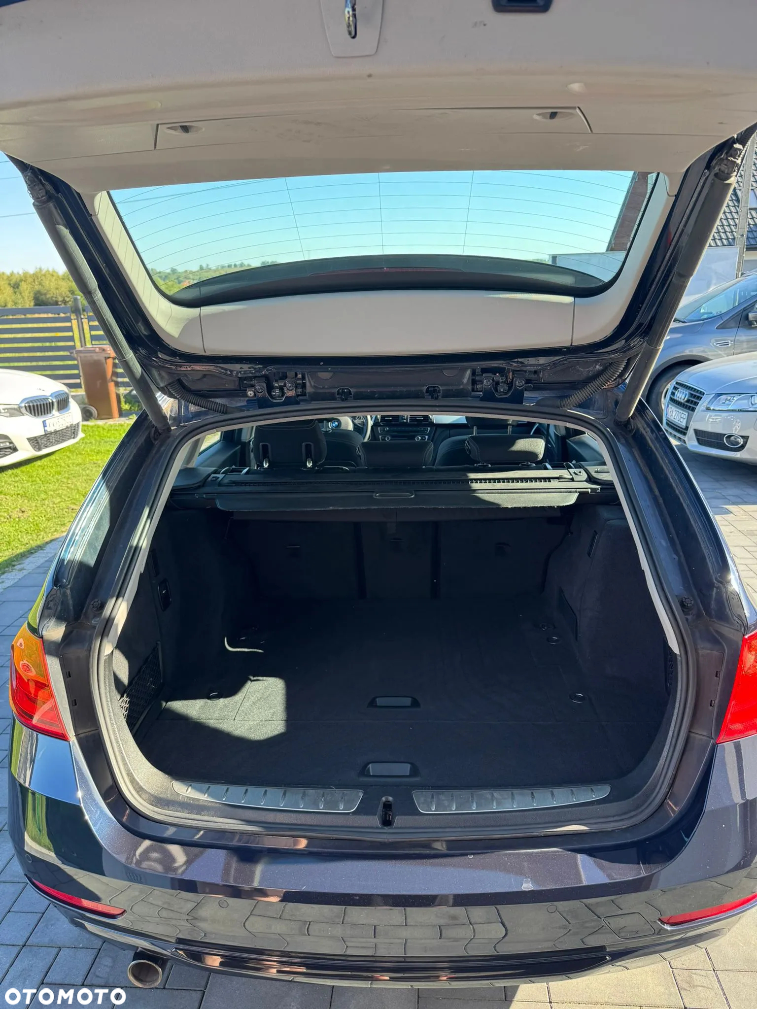 BMW Seria 3 318d Touring Sport Line - 10
