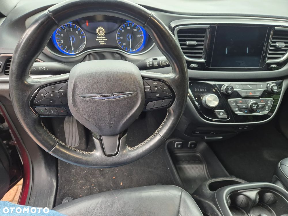 Chrysler Pacifica - 19
