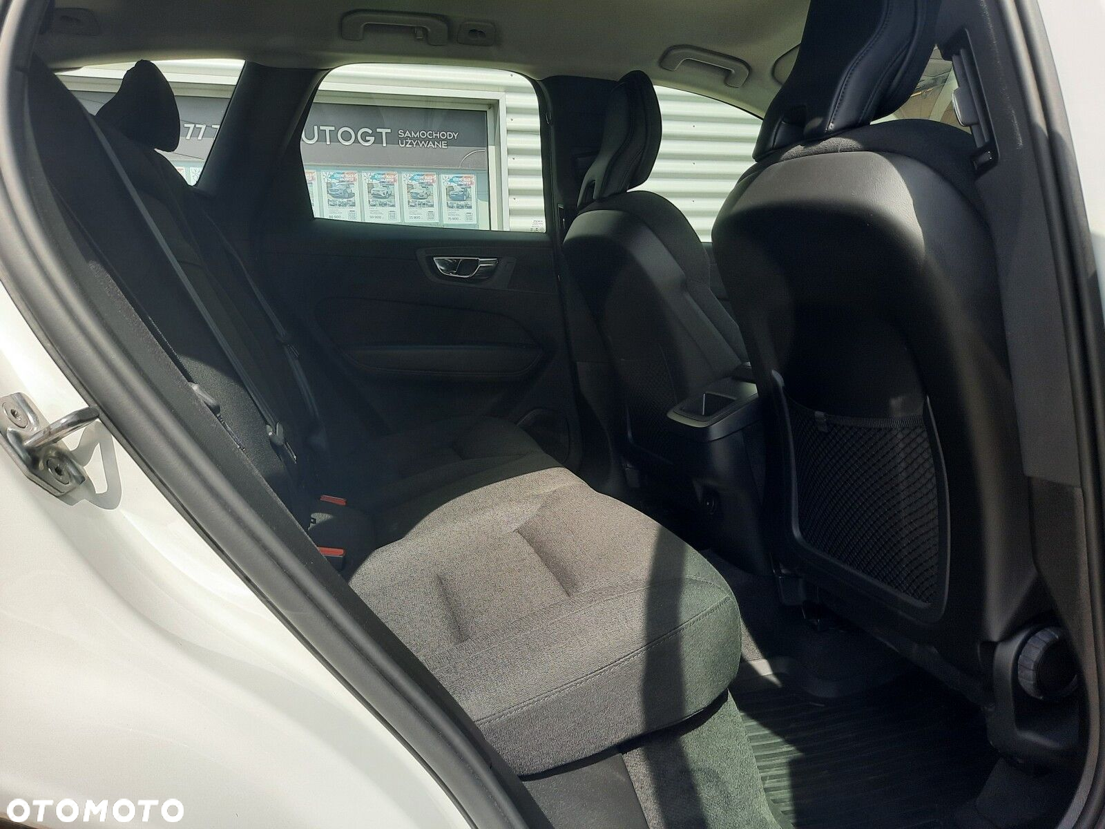 Volvo XC 60 B4 B Momentum - 19