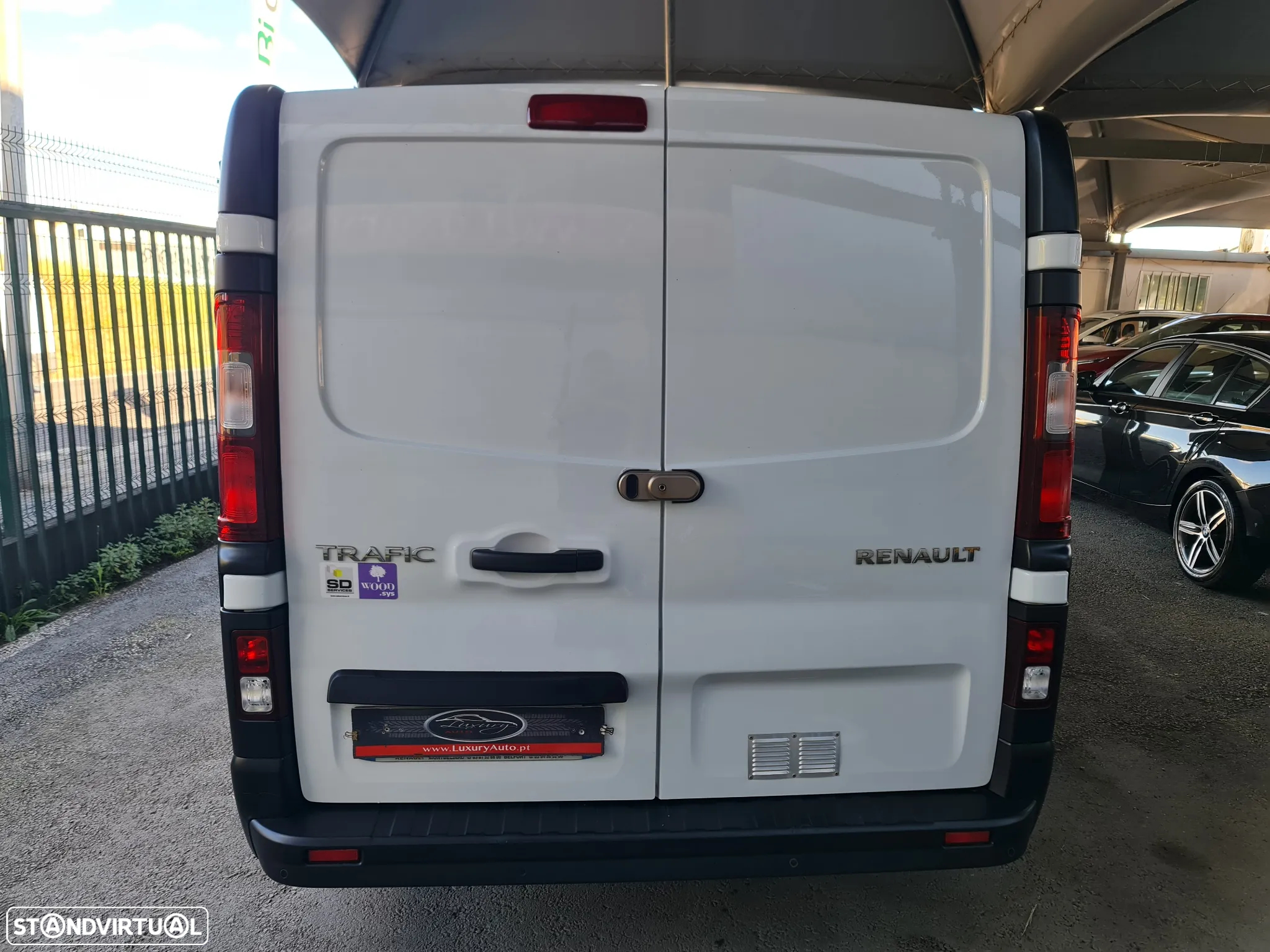 Renault TRAFIC 2.0 Dci 120CV * GPS/ AC/ IVA DEDUTÍVEL * - 6