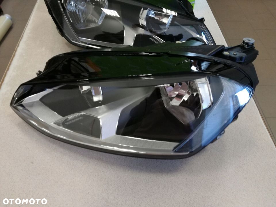 REFLEKTOR VW GOLF VII 2012- ORYGINAŁ VALEO NOWY - 2