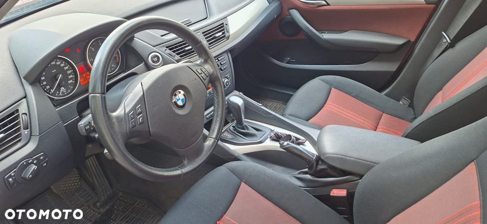BMW X1 xDrive18d - 12