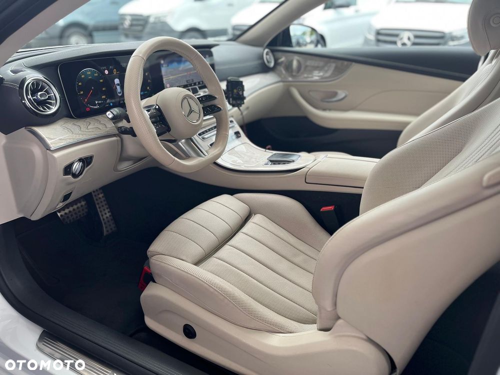 Mercedes-Benz Klasa E 200 4-Matic AMG - 9