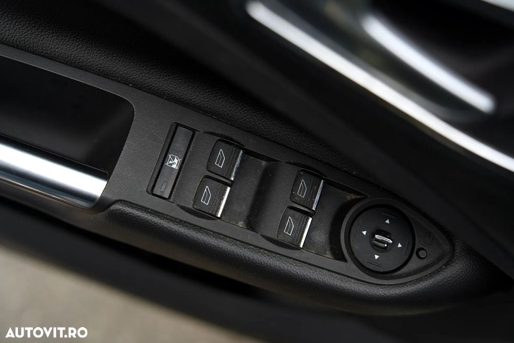 Ford Kuga 2.0 TDCi 4WD Powershift Individual - 5