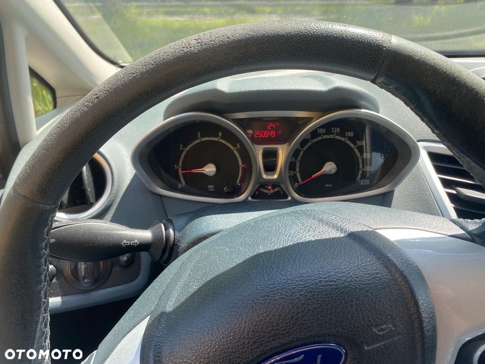 Ford Fiesta 1.25 Ambiente - 6