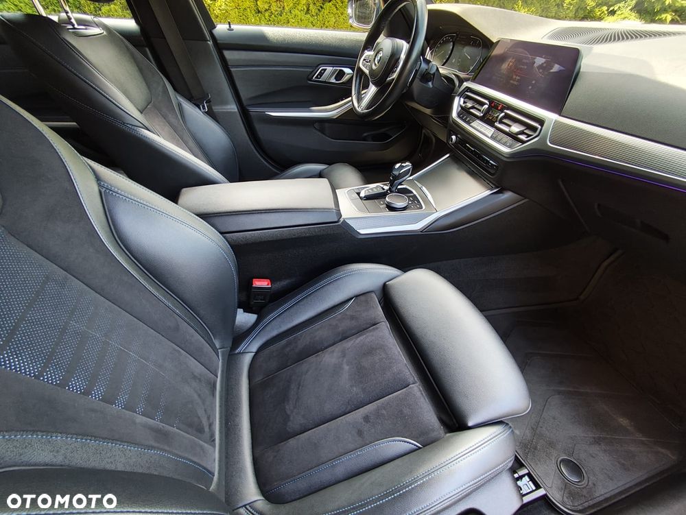 BMW Seria 3 320d xDrive MHEV M Sport sport - 16