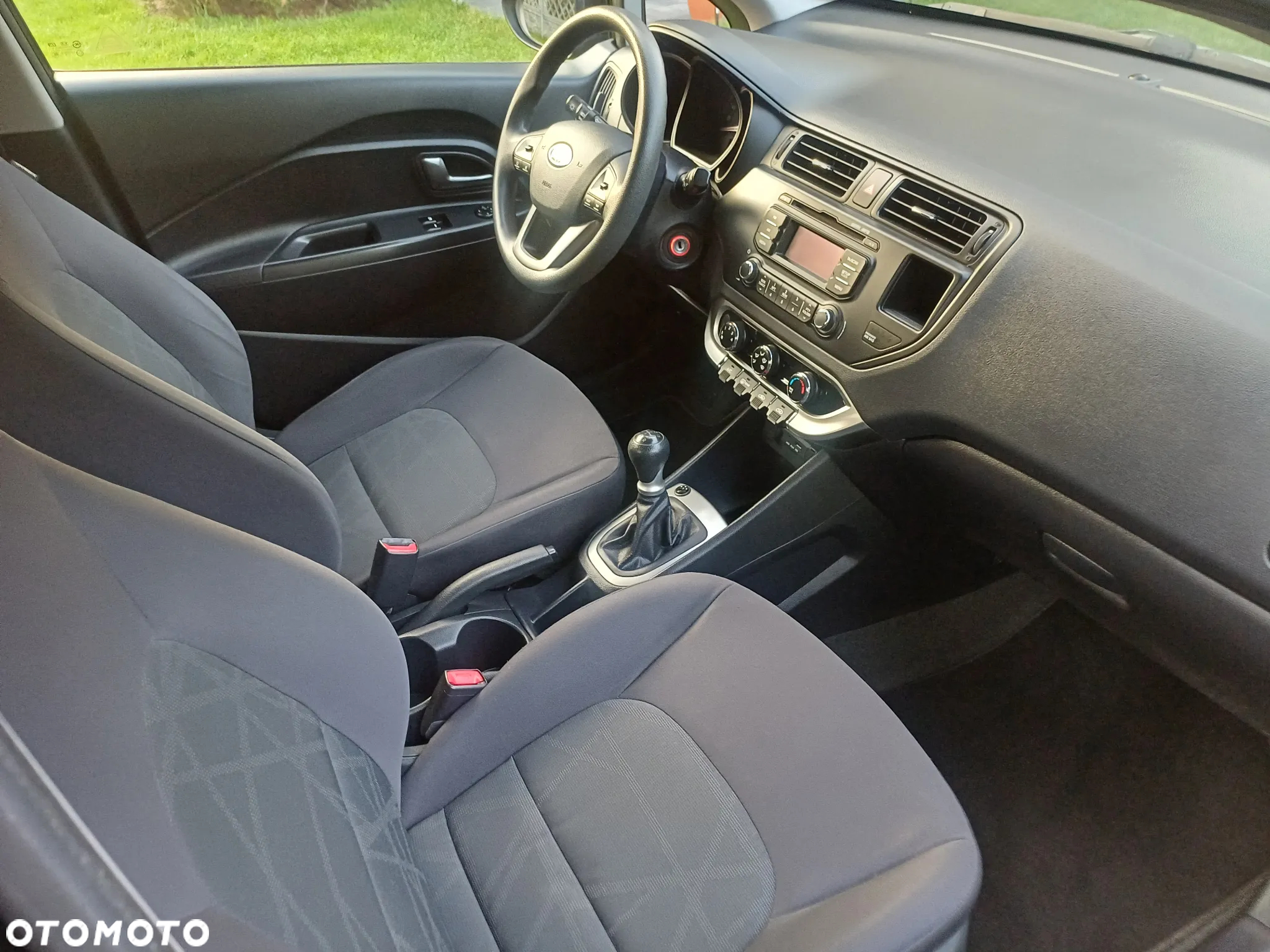 Kia Rio 1.2 Fifa World Cup Edition - 11