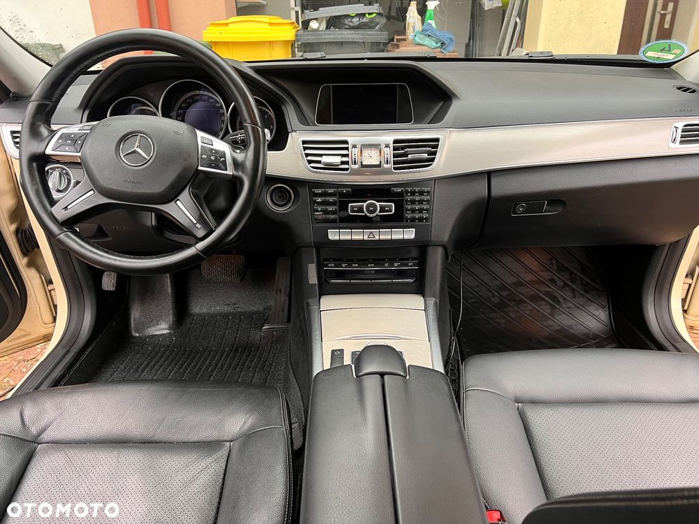 Mercedes-Benz Klasa E 200 BlueTEC 7G-TRONIC Elegance - 11