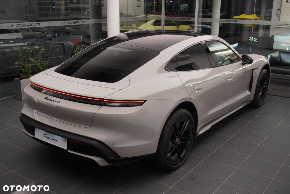Porsche Taycan 105kWh 4S Performance Plus - 12