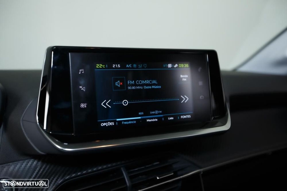 Peugeot e-208 Style - 32