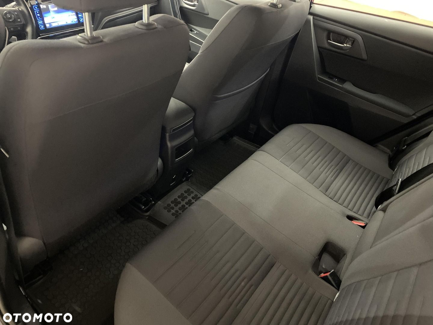 Toyota Auris - 11