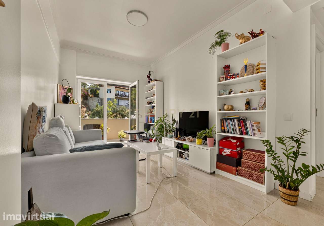 Apartamento T2 totalmente renovado em Cascais | Excelente oportunidade - Grande imagem: 4/24