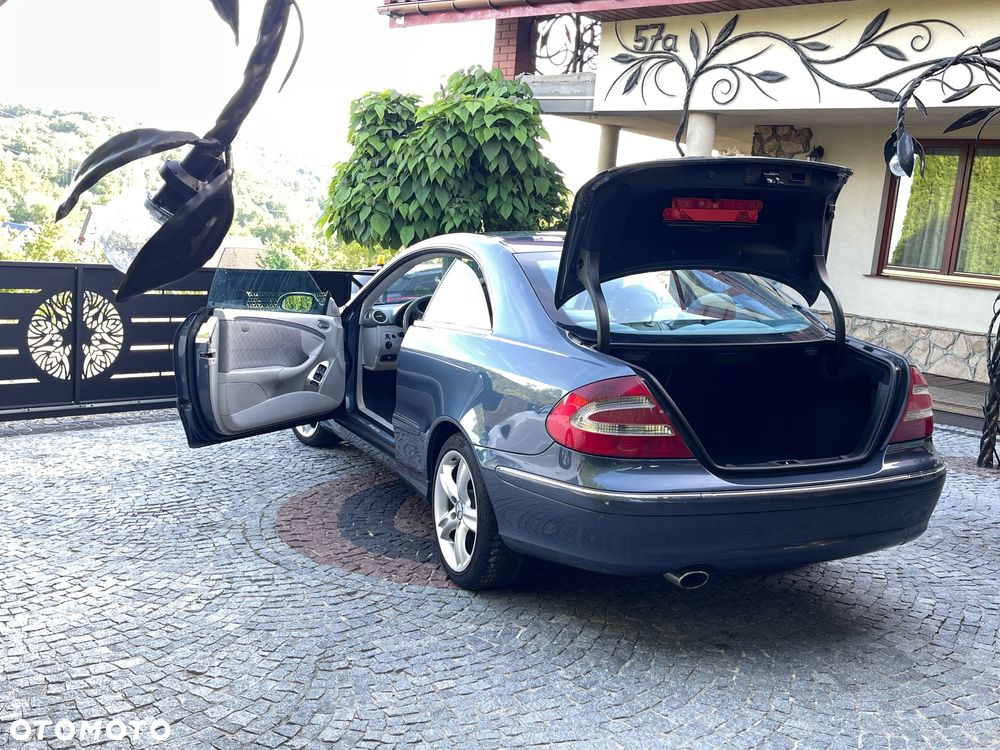 Mercedes-Benz CLK - 12