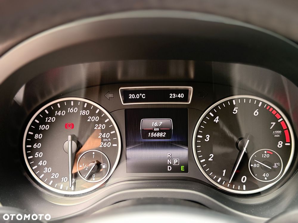Mercedes-Benz GLA 200 7G-DCT Urban - 8