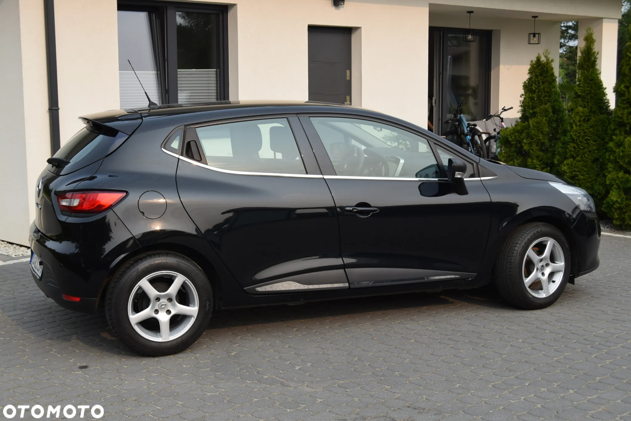 Renault Clio 1.2 16V 75 Life - 12