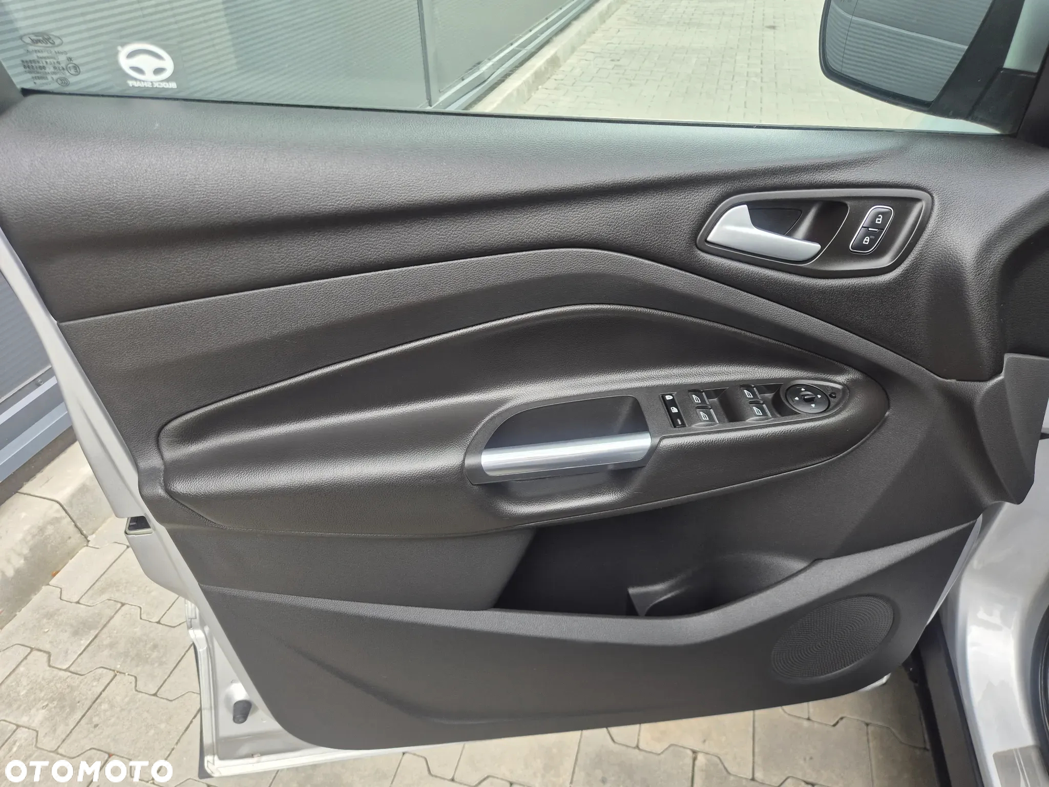 Ford Kuga 2.0 TDCi 2x4 Titanium - 19