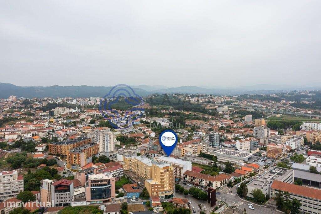 T2 Recuado recentemente remodelado com terraço | Centro de Gondomar - Grande imagem: 2/35