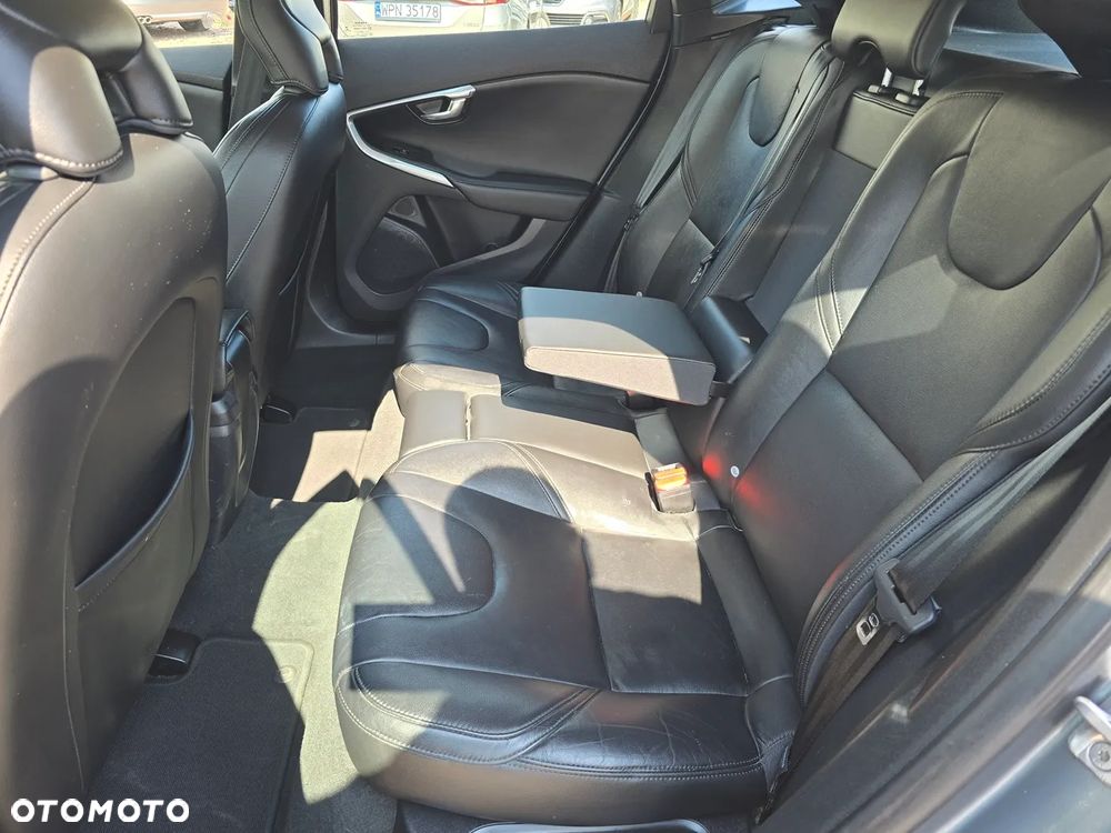 Volvo V40 D4 Summum - 12