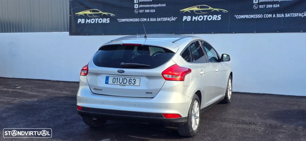 Ford Focus 1.0 EcoBoost Titanium - 24