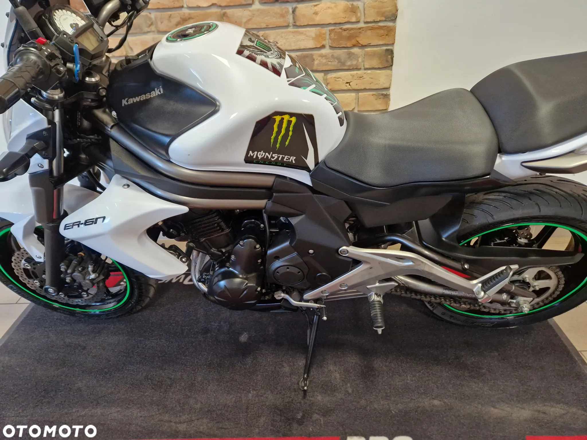 Kawasaki ER - 18