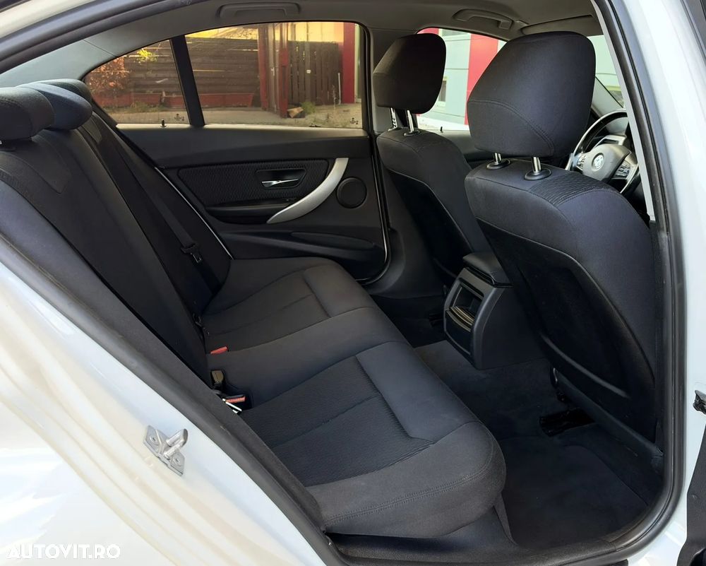 BMW Seria 3 - 30