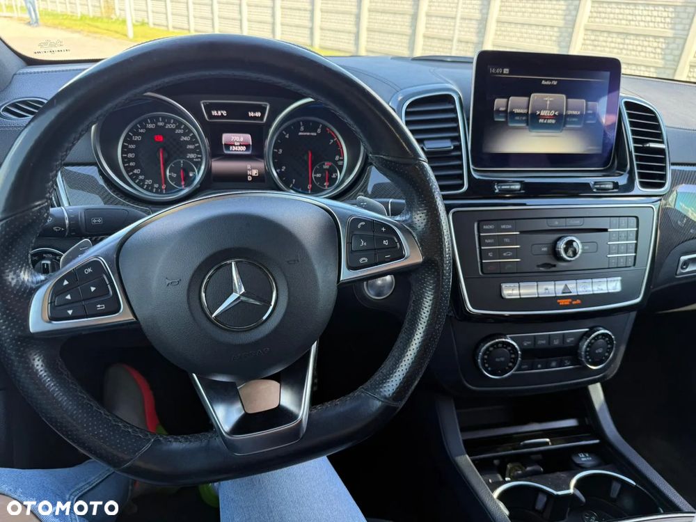 Mercedes-Benz GLE - 31