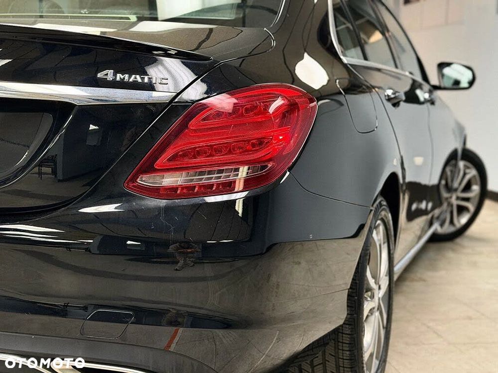 Mercedes-Benz Klasa C 300 7G-TRONIC - 9