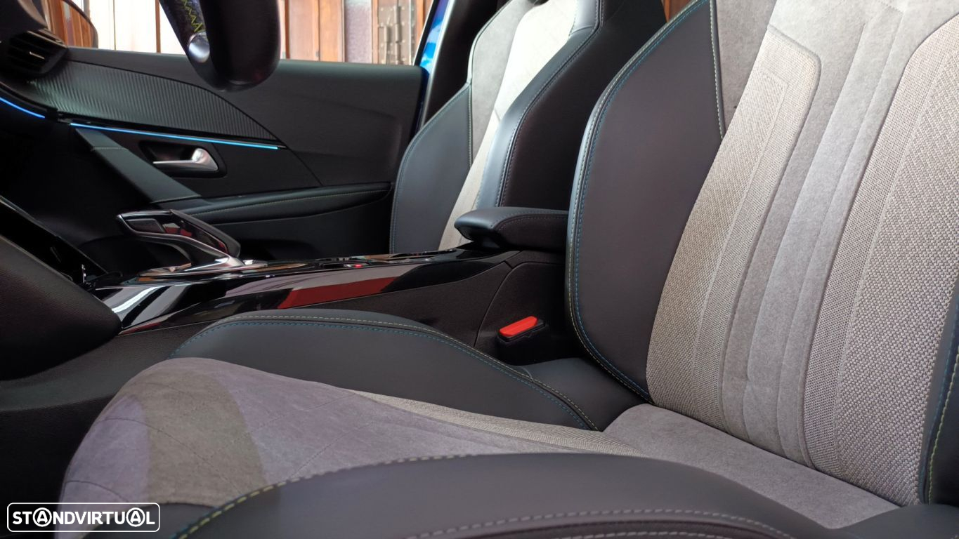 Peugeot e-208 GT - 54