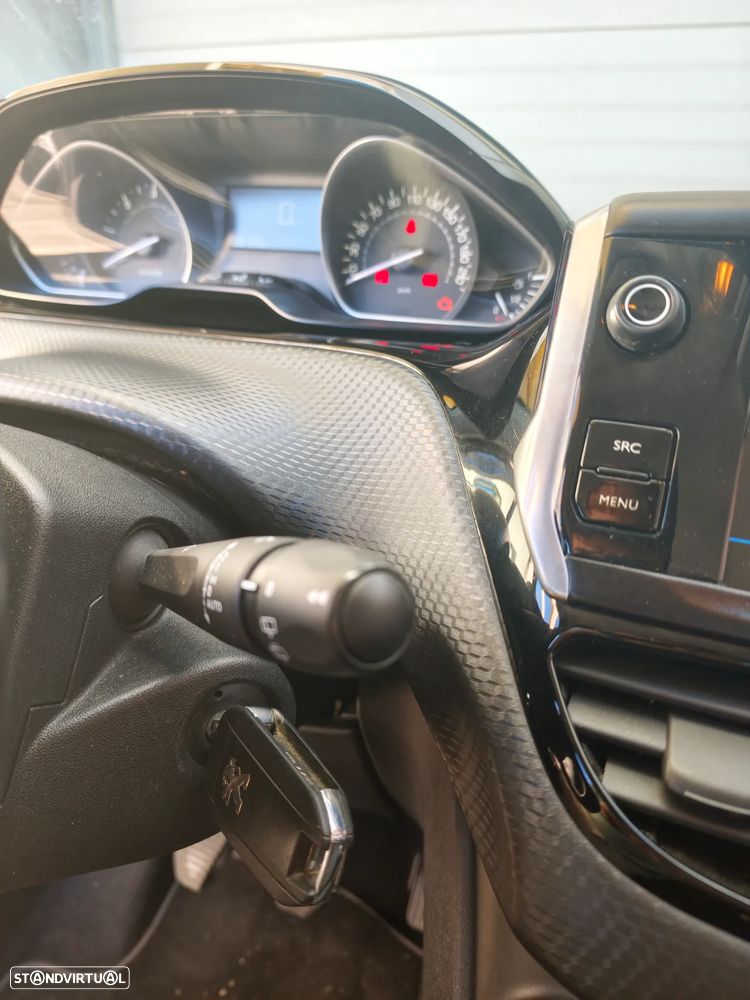 Peugeot 208 1.6 BlueHDi Style - 11
