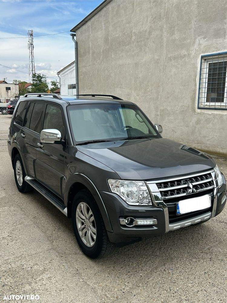 Mitsubishi Pajero 3.2 DI-D Instyle - 1
